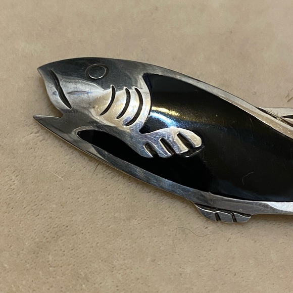 Vintage Taxco Sterling Silver Black Enamel Fish Brooch 925 - Picture 3 of 9